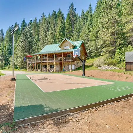 Log Home On 40 Private Acres By Mt Shasta Ski Park